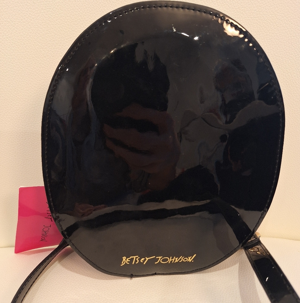 Betsey Johnson Black Patent Sugar Skull Crossbody Bag NWT 98 Retail - Picture 3 of 4